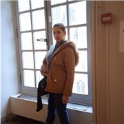 j'enseigne l'espagnol aux enfants et aux jeunes qui souhaitent apprendre de manière didactique